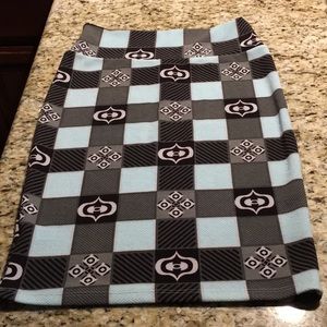 Small Lularoe Cassie skirt